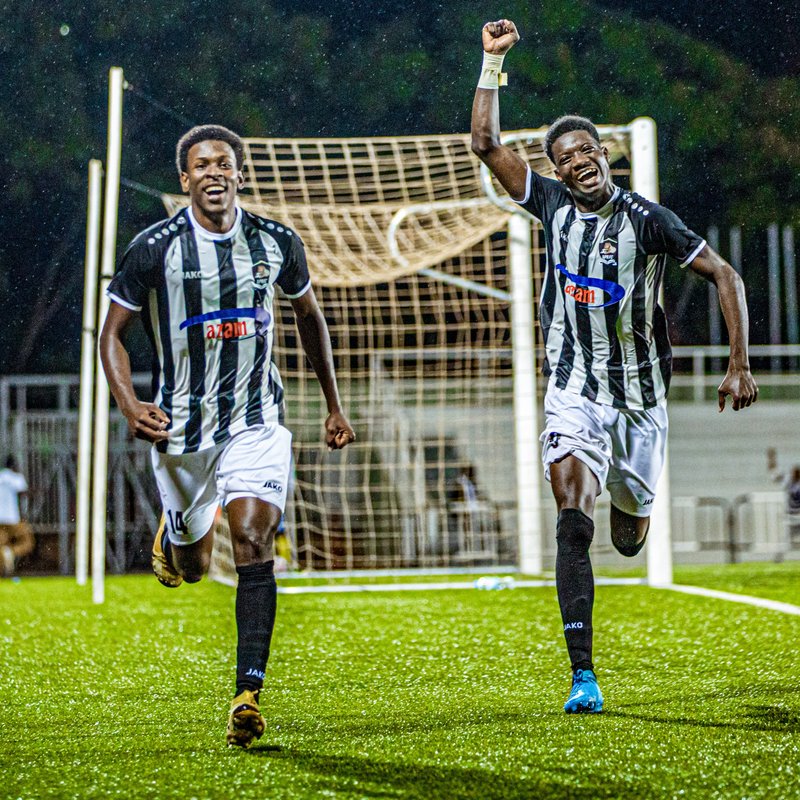 Lamine Bah and Mamadou Sy celebrates the first goal